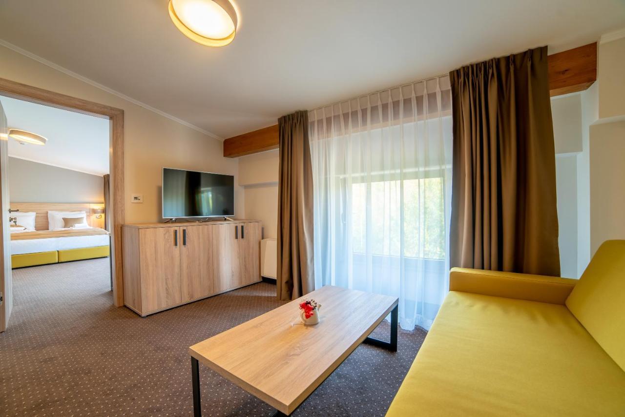 Hotel Soni Lux Tuzla Exterior foto