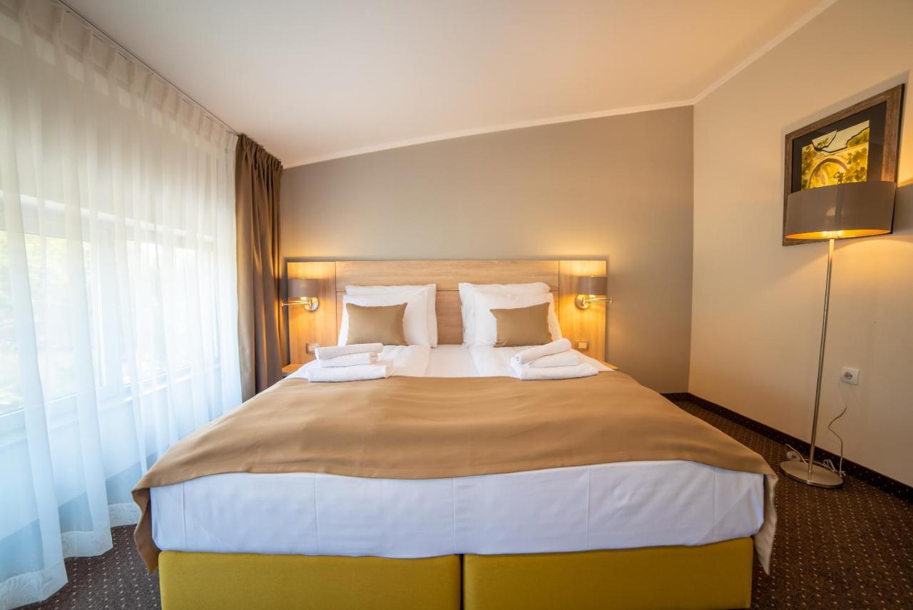 Hotel Soni Lux Tuzla Exterior foto