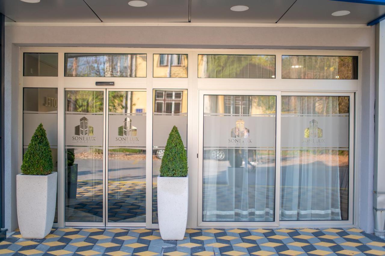 Hotel Soni Lux Tuzla Exterior foto