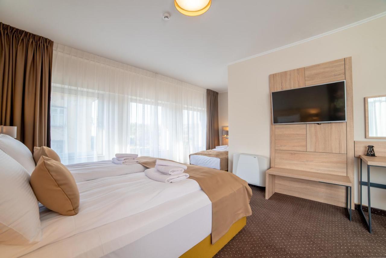 Hotel Soni Lux Tuzla Exterior foto
