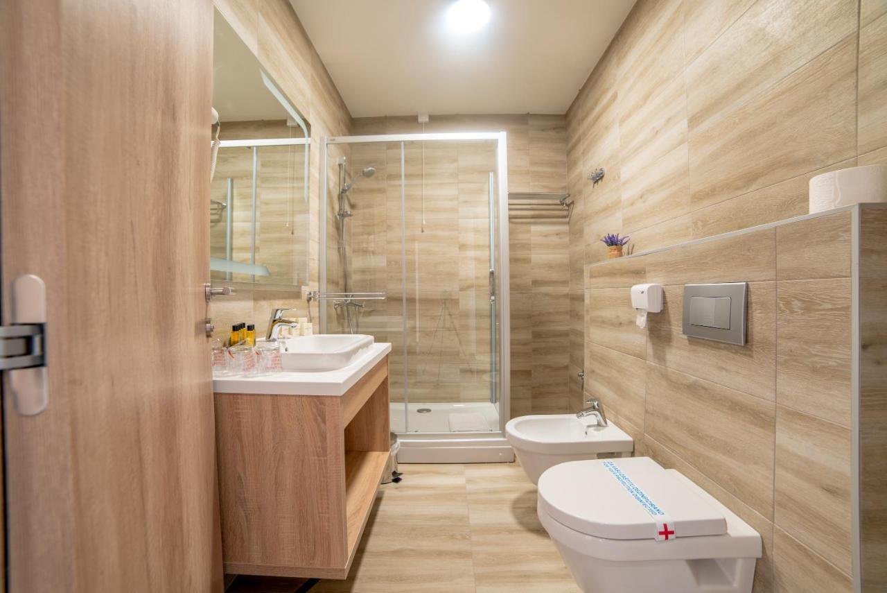 Hotel Soni Lux Tuzla Exterior foto